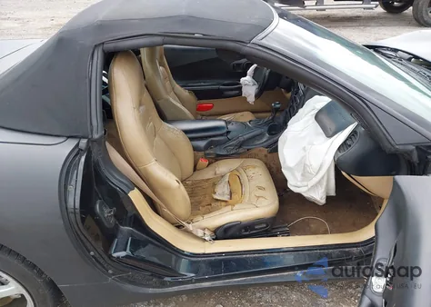 1998 Chevrolet Corvette z USA, uszkodzony, nr VIN 1G1YY32G1W5122393